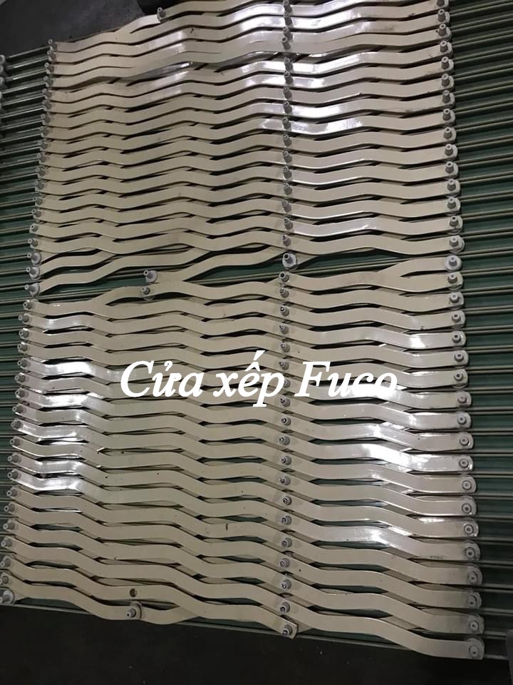 Công nghệ truyền thống. Thanh U dầy 1,2ly sơn tĩnh điện, lá 0.20mm, đủ màu, nhíp đặc tĩnh điện dầy 2,3 ly, chéo 5, chéo 3, tán vỉ, đầy đủ phụ kiện.