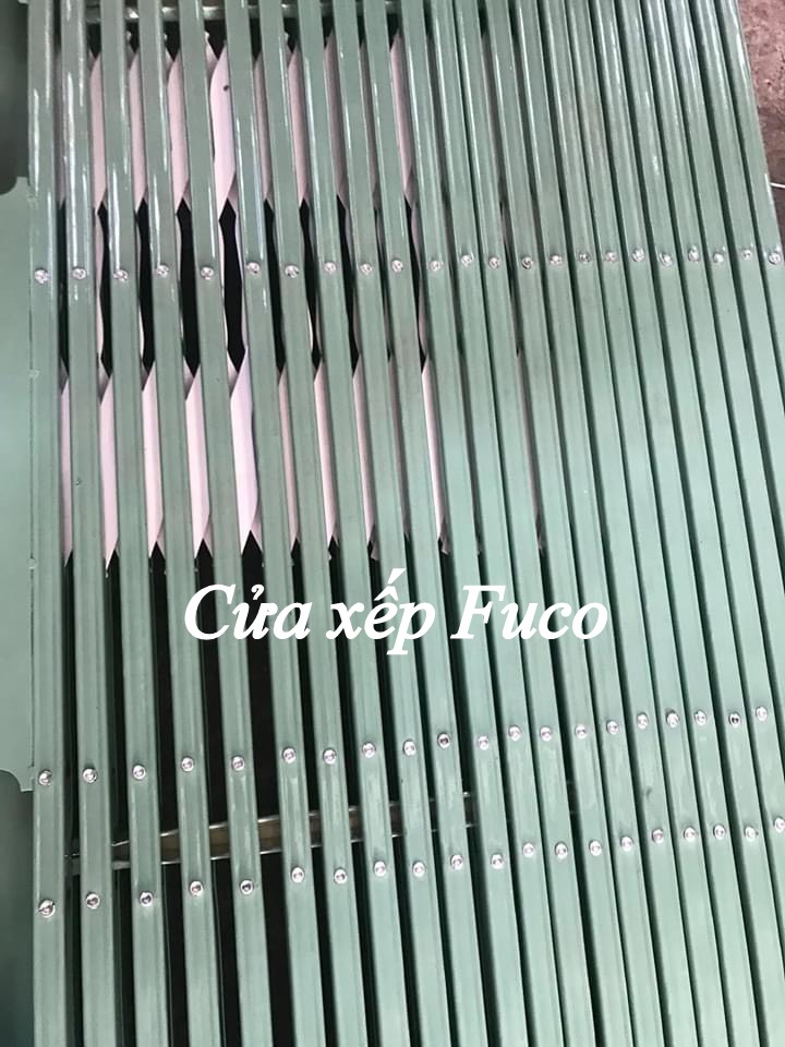 Liên hệ trực tiếp với công ty để nhận báo giá cửa xếp U Đúc sơn tĩnh điện