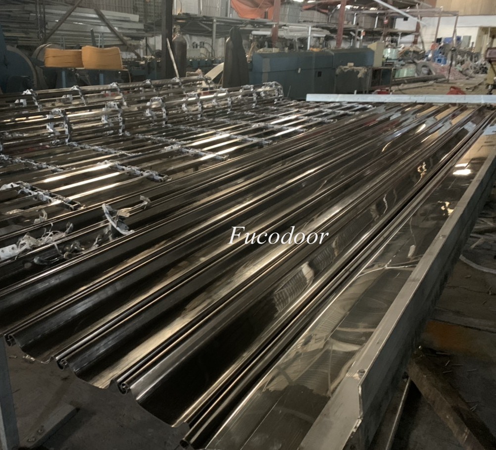 Cửa cuốn song ngang hộp 20x20 INOX 304