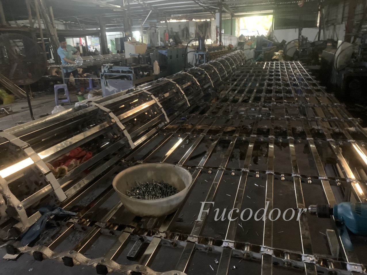 Cửa cuốn song ngang hộp 20x20 INOX 201
