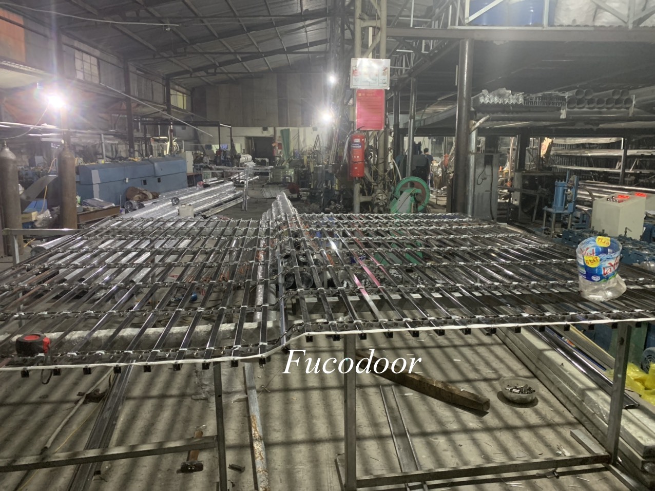 Cửa cuốn song ngang hộp 20x20 INOX 201