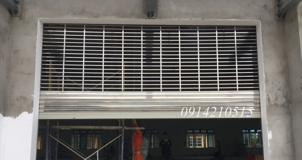 cửa cuốn song ngang ống vuông inox