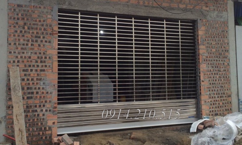 cửa cuốn song ngang ống vuông inox