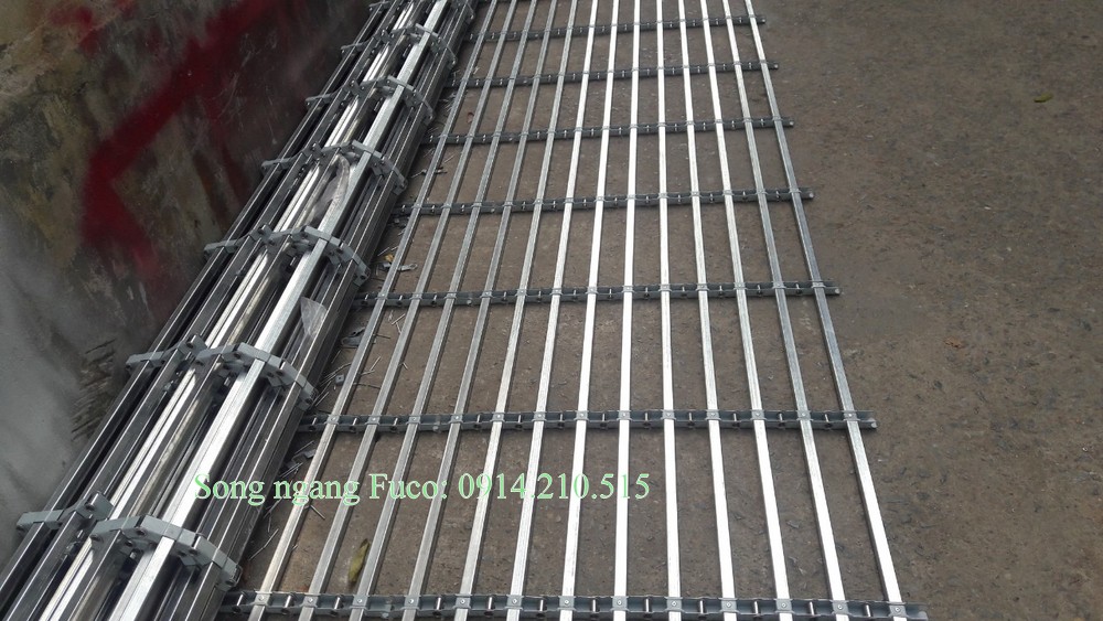 cửa cuốn song ngang ống vuông inox