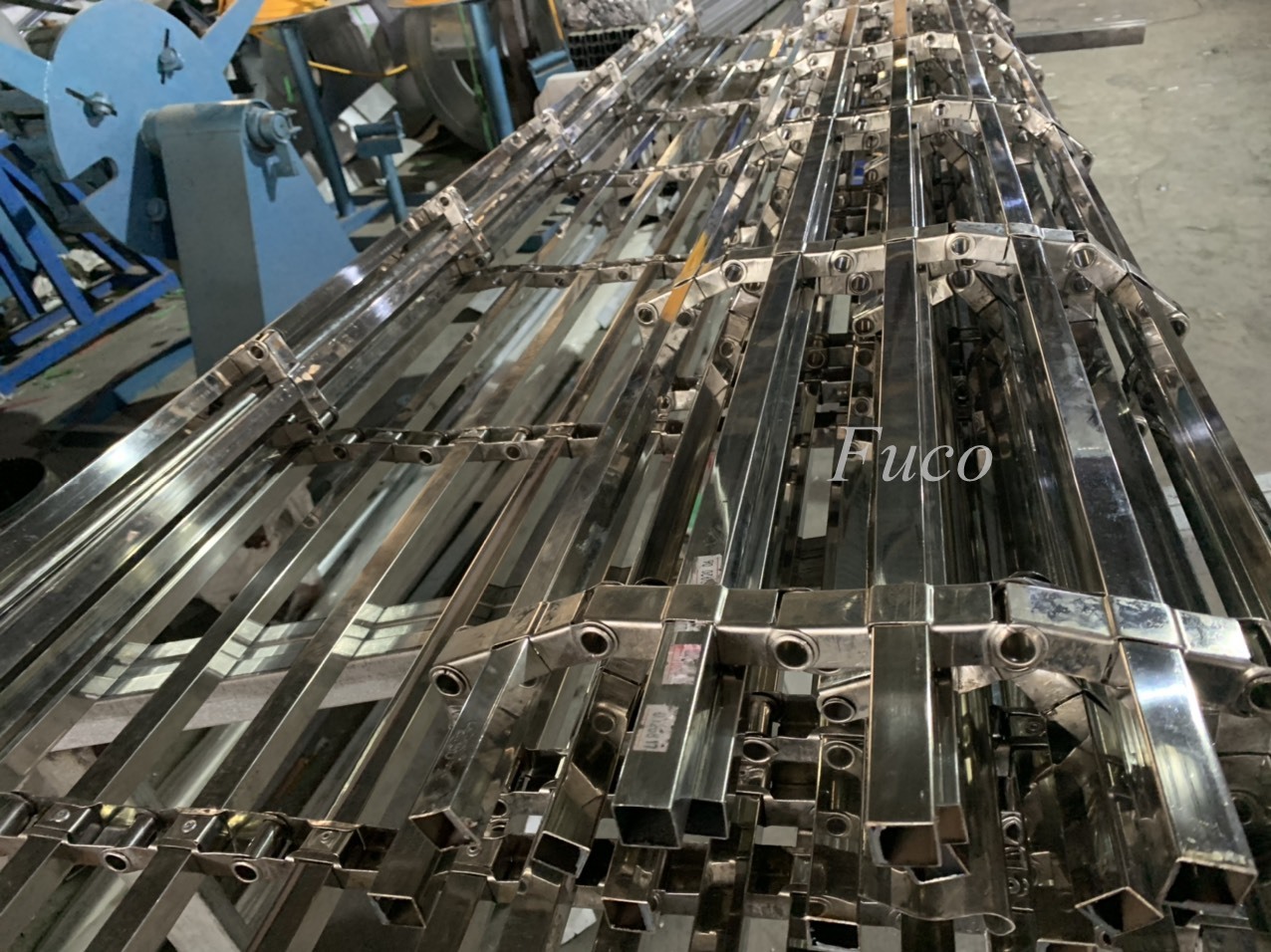 Cửa cuốn song ngang hộp 20x20 INOX 201