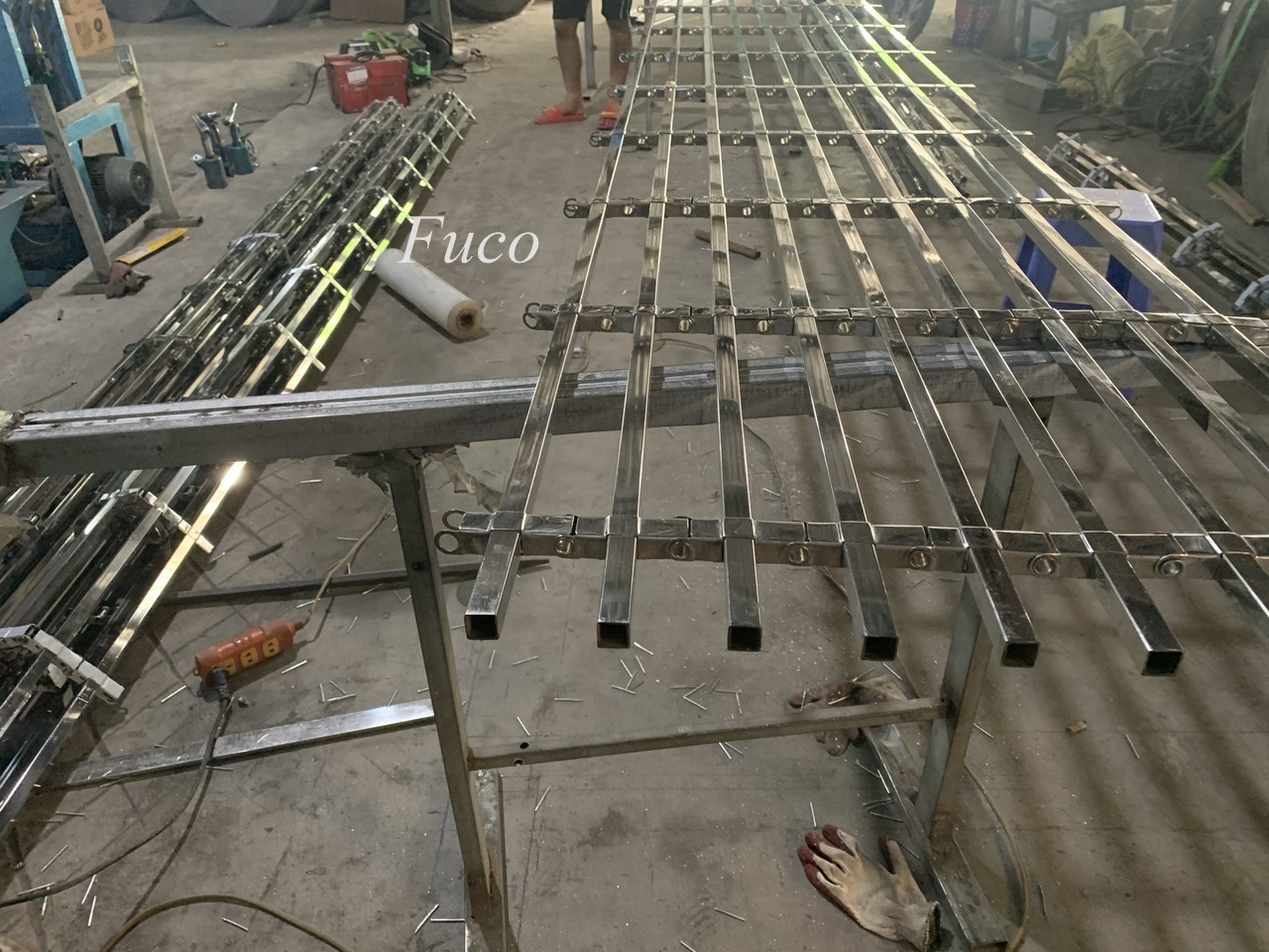 Cửa cuốn song ngang hộp 20x20 INOX 304