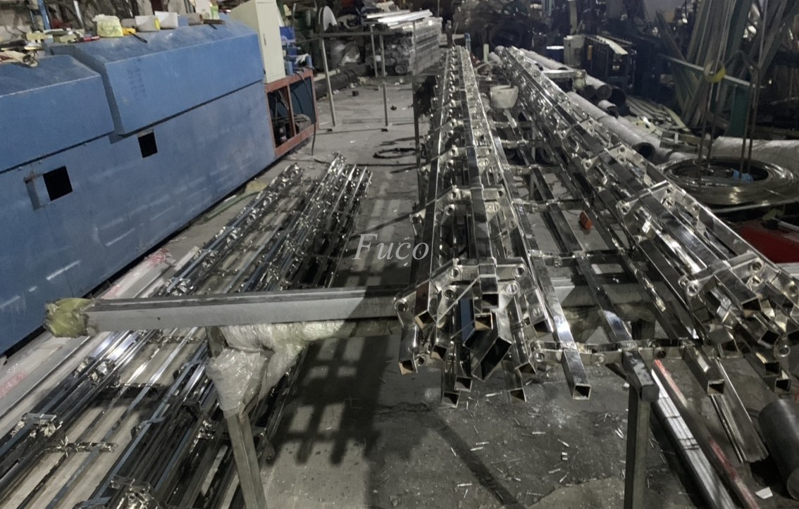 Cửa cuốn song ngang hộp 20x20 INOX 304