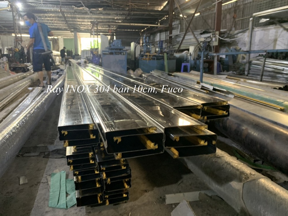 Cửa cuốn song ngang hộp 20x20 INOX 201