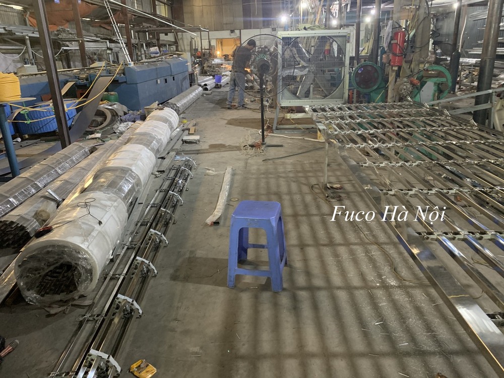 Cửa cuốn song ngang INOX 304, độ dầy 0.6 ly, hộp vuông 20×20