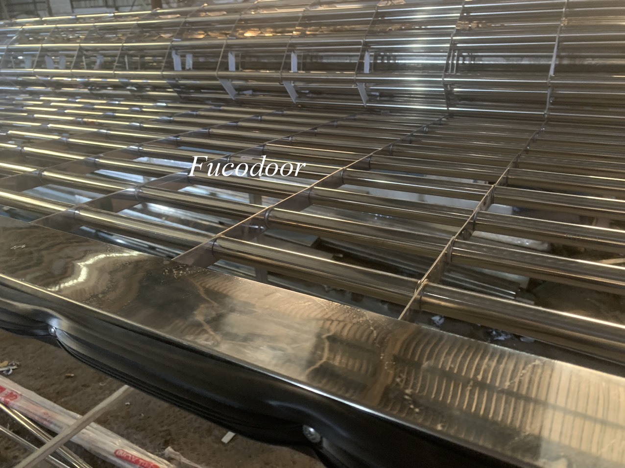 Cửa cuốn song ngang ống lồng INOX 304 Xếp Thẳng