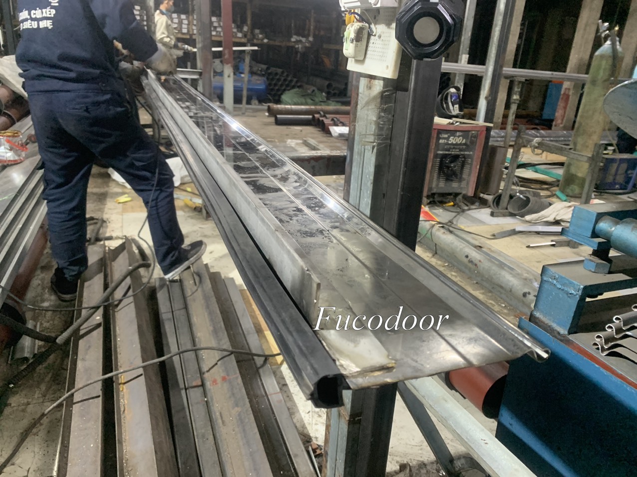 Cửa cuốn song ngang INOX ống tròn phi 19 INOX 304