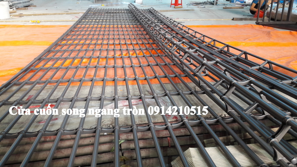 cửa cuốn song ngang, mắc võng thép sơn tĩnh điện
