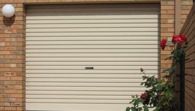 Cửa cuốn tấm liền Austdoor Series 4