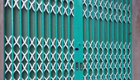 Cửa xếp hộp kẽm đột 20x20