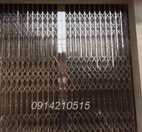 Cửa xếp INOX hộp 20x20 INOX 201 có lá