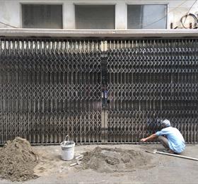 Cửa xếp INOX hộp 20x20 INOX 304 có lá