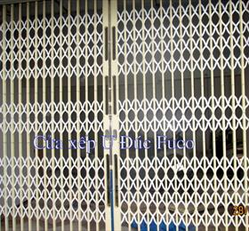 Cửa xếp U đúc sơn tĩnh điện không lá