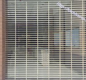 Cửa cuốn song ngang hộp 20x20 INOX 201